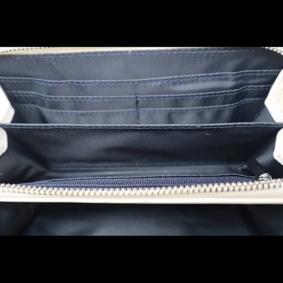 Vegan leather white crossbody pochette bag - Picture 9 of 9